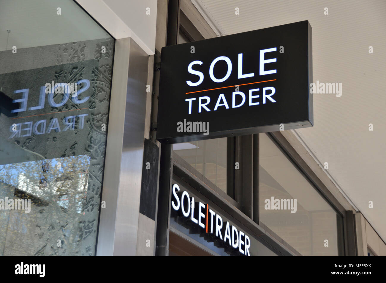 Commerçant indépendant Store Se connecter dans Oxford Street, Londres, Royaume-Uni. Banque D'Images