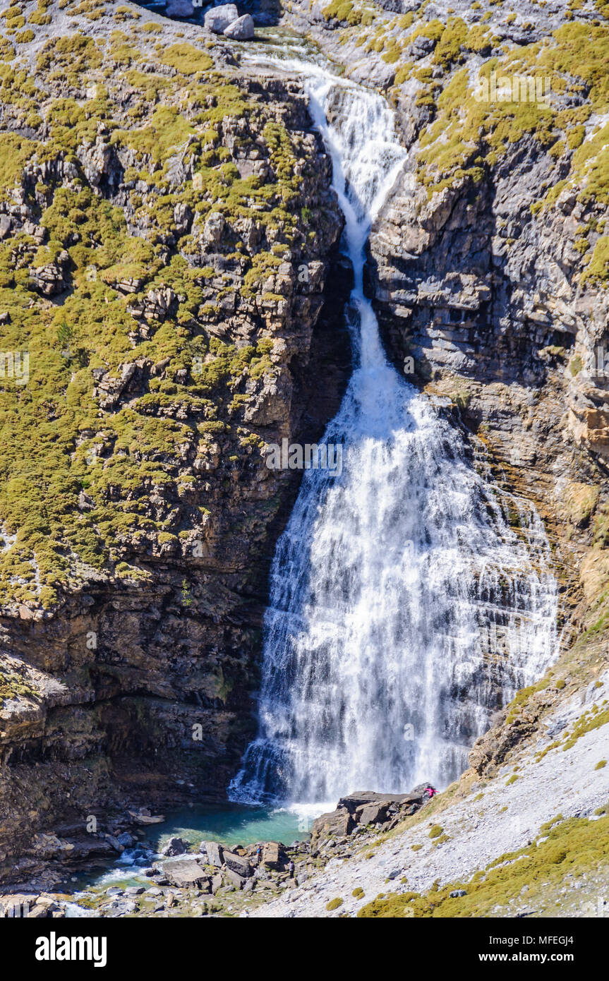 Cola de Caballo Cascade dans la vallée d'Ordesa dans les Pyrénées aragonaises, Espagne Banque D'Images