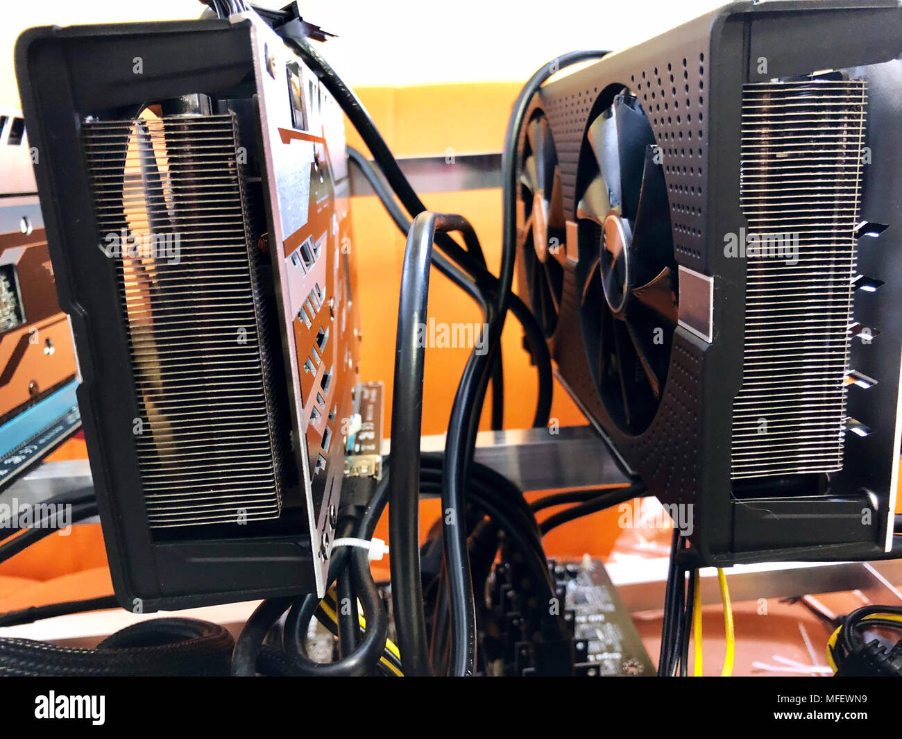 La ferme de l'exploitation minière sur les cartes vidéo Banque D'Images