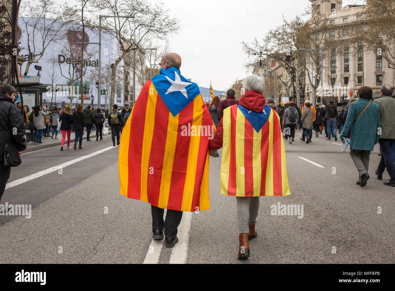 Barcelone, Espagne - 25 mars 2018 : peuple catalan à exiger l'indépendance de la Catalogne rallye Banque D'Images