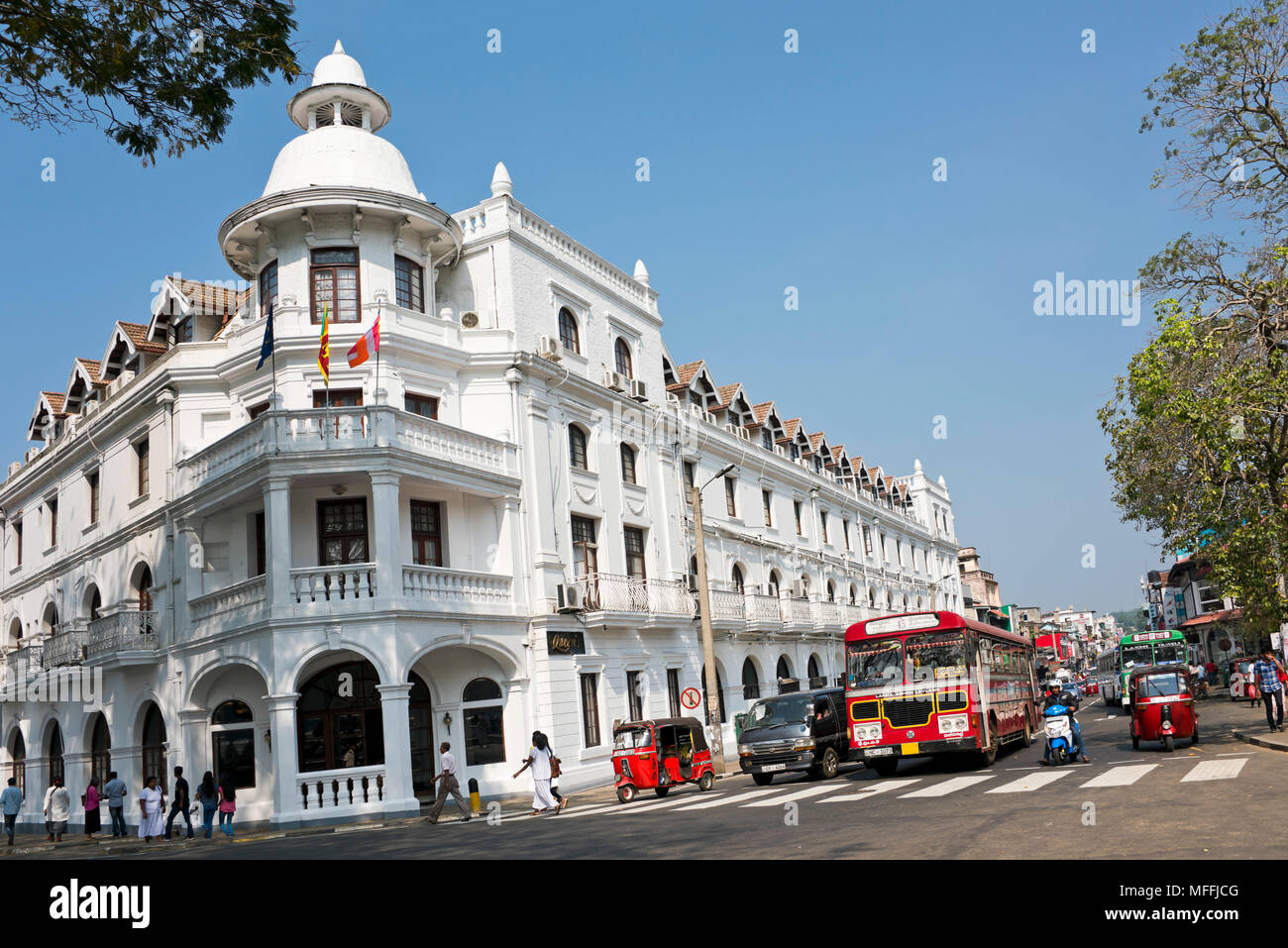 Vue horizontale de l'hôtel Queen's à Kandy, Sri Lanka. Banque D'Images