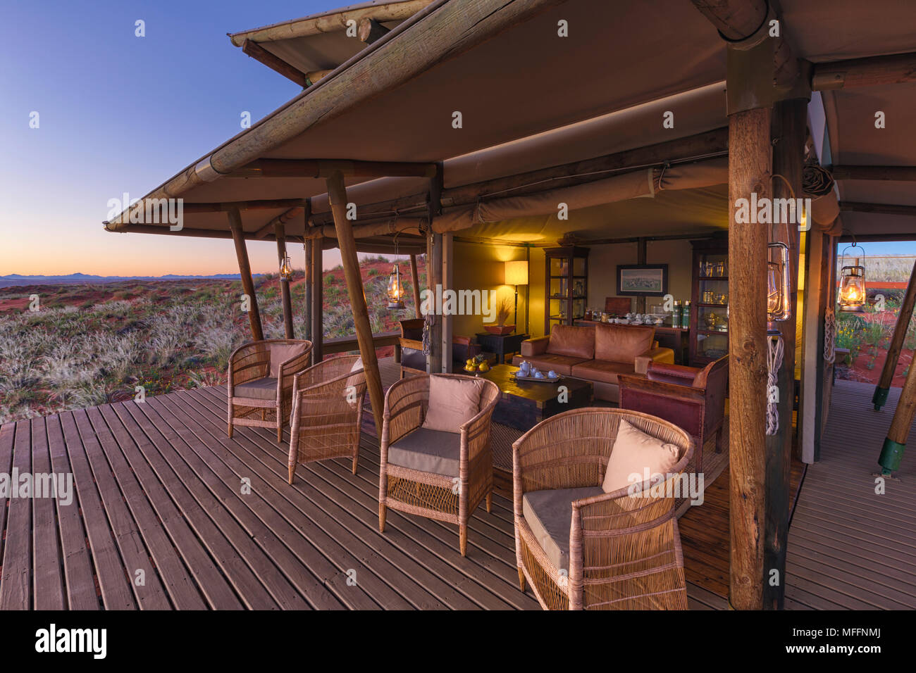 Thé et café salon de dunes Lodge. Wolwedans NamibRand Nature Reserve. Parution de la propriété de la namibie Banque D'Images