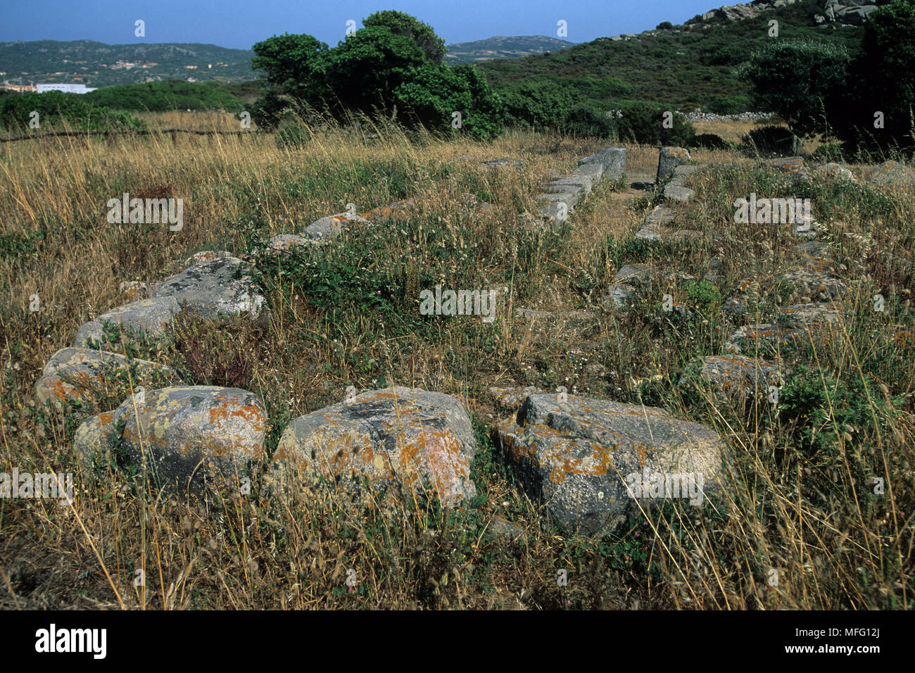 Tombe de géant, 'Tomba del Gigante', l'inhumation-sol construit sur un champ magnétique, Santa Teresa, Sardaigne, Italie, Méditerranée, Mer Tyrrhénienne Banque D'Images
