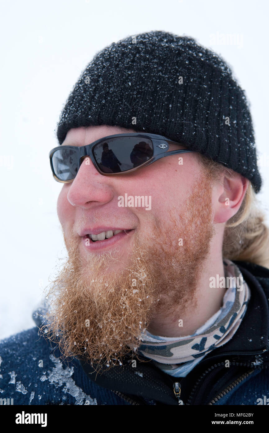 Lauri, notre guide de traîneau à chiens à l'intérieur du parc national de Riisitunturi, Laponie, Finlande Banque D'Images