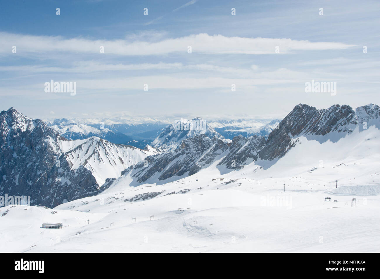 Massif des Alpes vu du Zugspitze, dans des Alpes de l'Est, qui font partie de la montagnes de Wetterstein,(Allemand : Wettersteingebirge), Bavière, Allemagne Banque D'Images