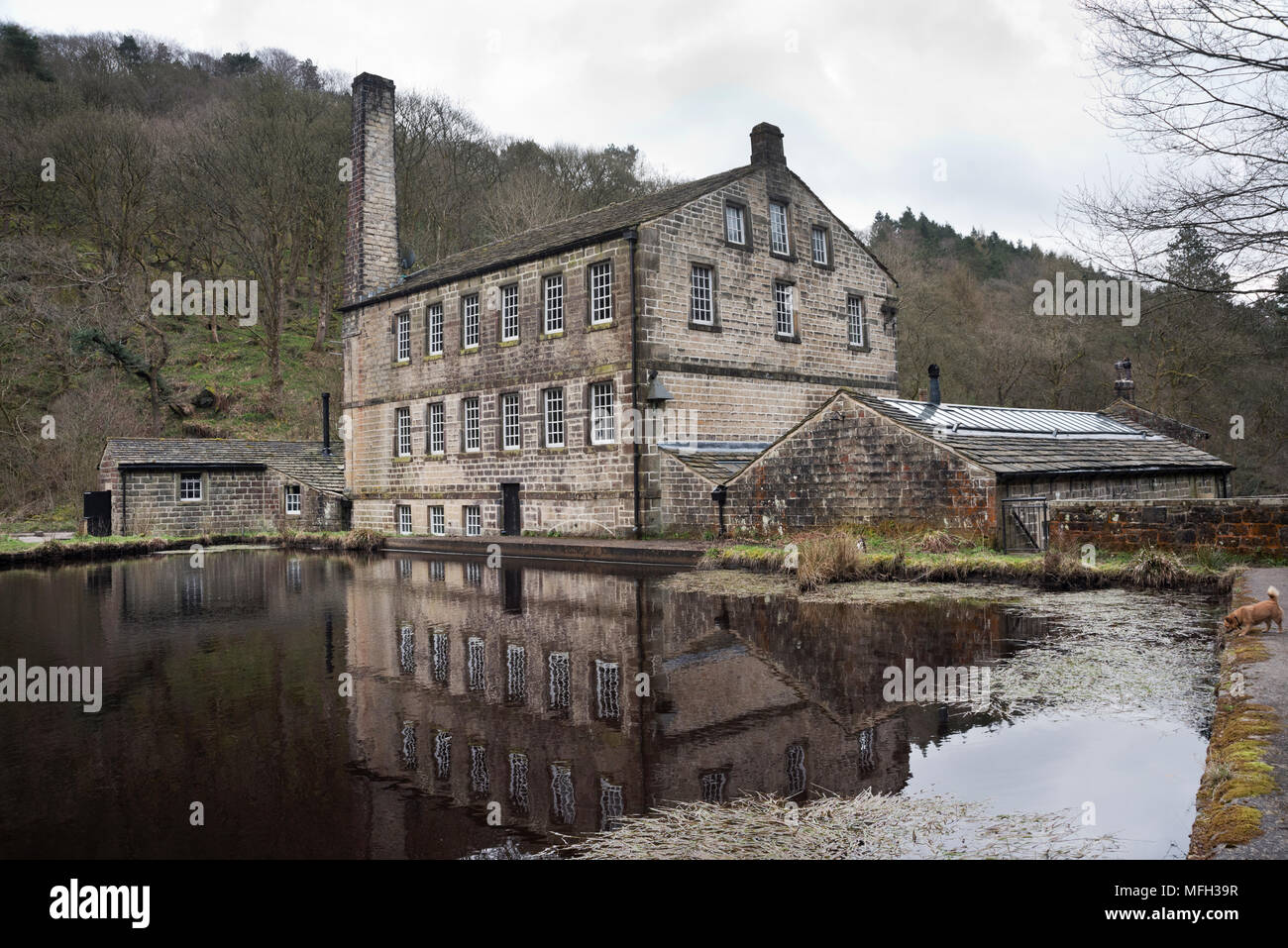 Gibson Mill, Hardcastle Crags, Hebden Bridge, West Yorkshire, Royaume-Uni, une ancienne usine de coton Banque D'Images