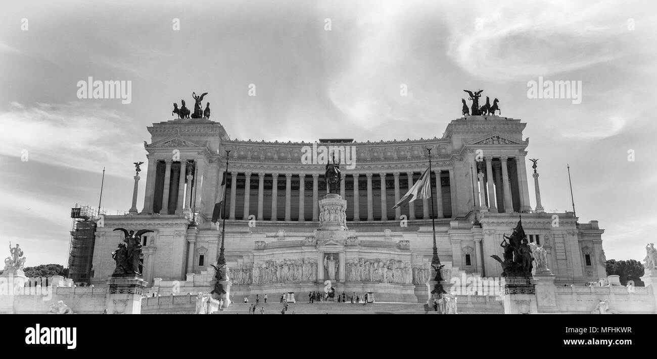 Autel de la patrie, également connu sous le nom de Monumento Nazionale a Vittorio Emanuele II (National Monument à Victor Emmanuel II) en noir et blanc Banque D'Images