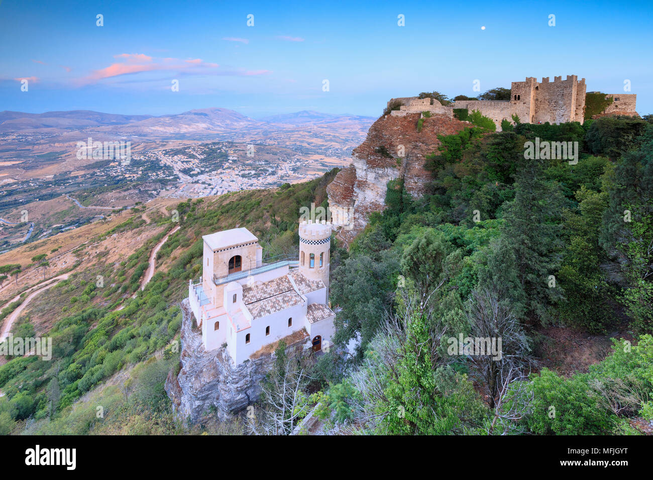 Torretta Pepoli et Castello di Venere, Erice, province de Trapani, Sicile, Italie, Europe Banque D'Images