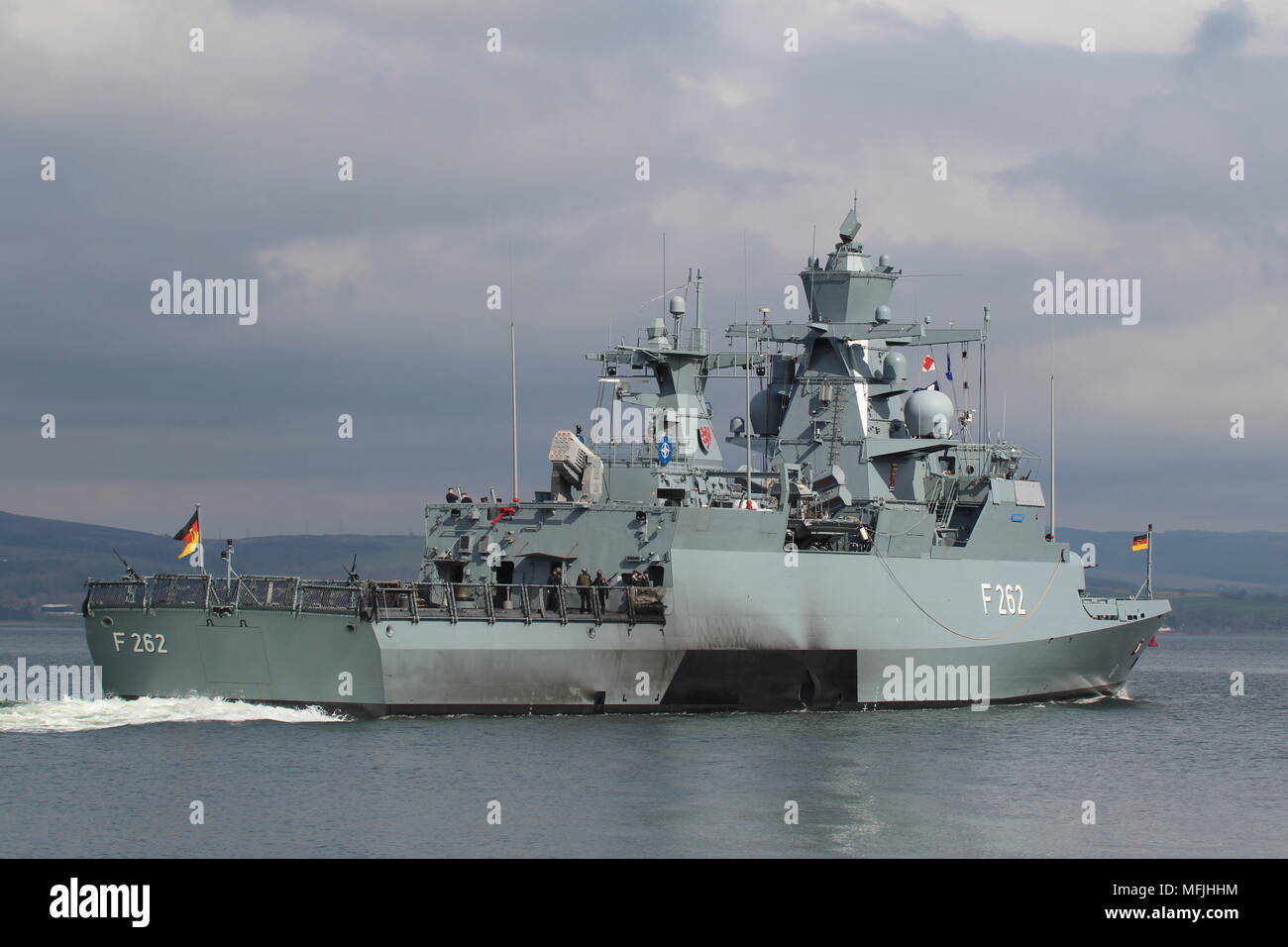 Le FGS Erfurt (F262), une classe de Braunschweig (ou K130-class) corvette exploités par la marine allemande, à l'arrivée d'étapes pour 18-1 Joint Warrior. Banque D'Images