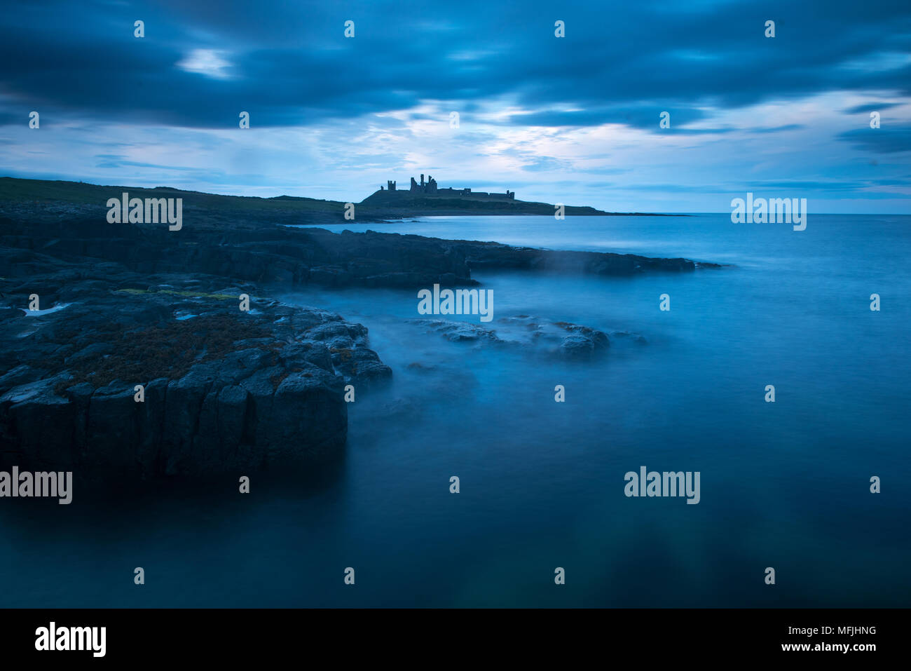 Château de Dunstanburgh, Northumberland, Angleterre, Royaume-Uni, Europe Banque D'Images