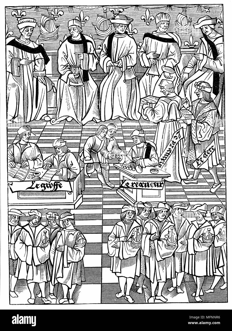 Assemblée générale de la Prévôté des marchands de Paris. À partir de 'ordonnances royaux del la Prévôté des marchands et Eschevinage de la Ville de Paris' Paris 1528. Gravure sur bois. S'asseoir sur le banc de dignitaires élevés tandis que son secrétaire et greffier de la réunion d'affaires mis devant eux. Centre gauche des enregistrements sont conservés, centre de l'argent est versé. Premier plan, les commerçants sont réunis, tous avec un insigne de voilier sur le manchon. Banque D'Images