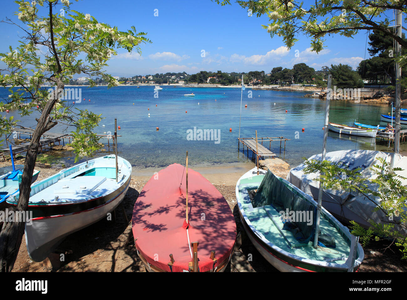 Le Cap d'Antibes est une péninsule sur la côte d'Azur, entre la ville d'Antibes et Juan-les-Pins. Banque D'Images