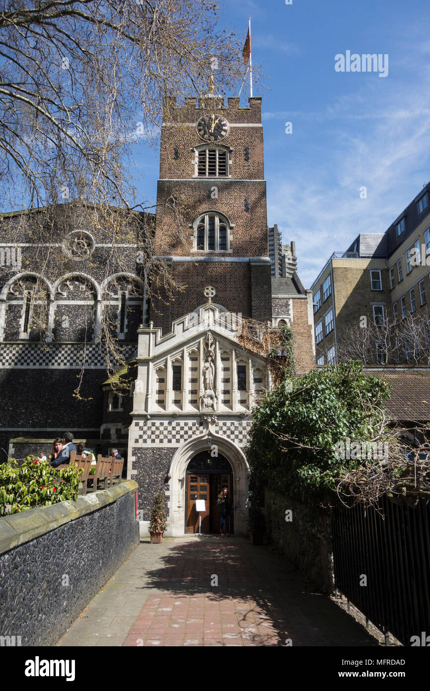 L'église du prieuré de St Barthélemy le grand, juste un chiffon, West Smithfield, Londres, EC1, UK Banque D'Images