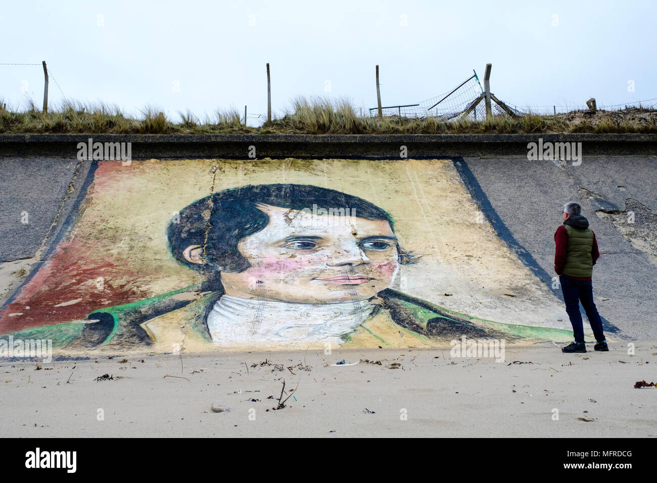 Peinture murale de Robert Burns (par Bobby McNamara) peinte sur la digue à Ardeer dans l'Ayrshire, Écosse, Royaume-uni. Usage éditorial exclusif Banque D'Images