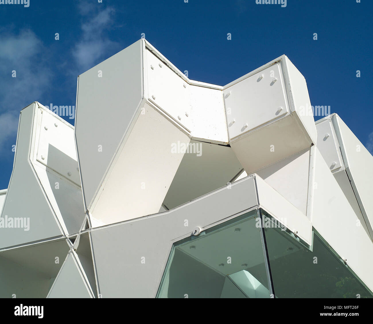 De l'extérieur du pavillon conçu par Toyo Ito dans les motifs de la Serpentine Gallery dans Hyde Park Banque D'Images