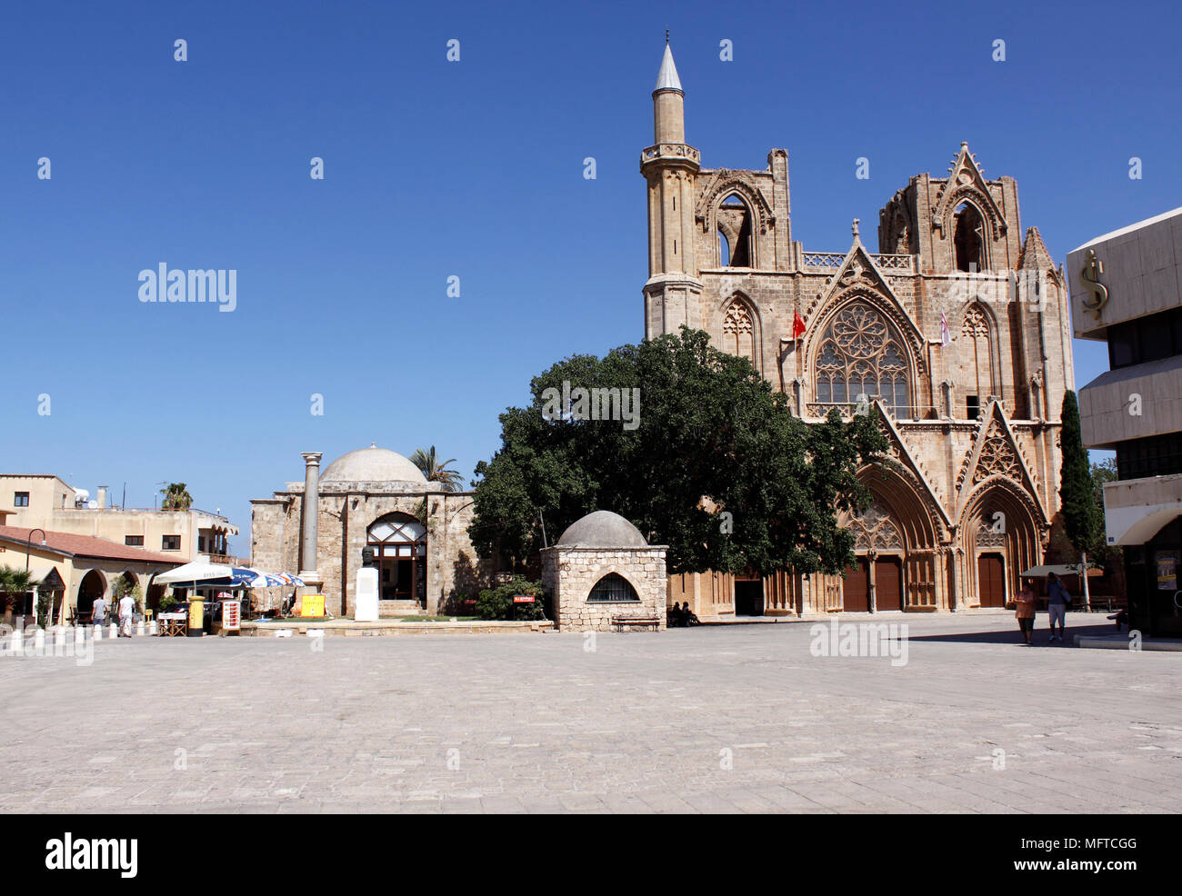 LALA MUSTAFA PASA MOSQUE. Anciennement connu sous le nom de cathédrale Saint-Nicolas. Famagouste Chypre du Nord. Banque D'Images