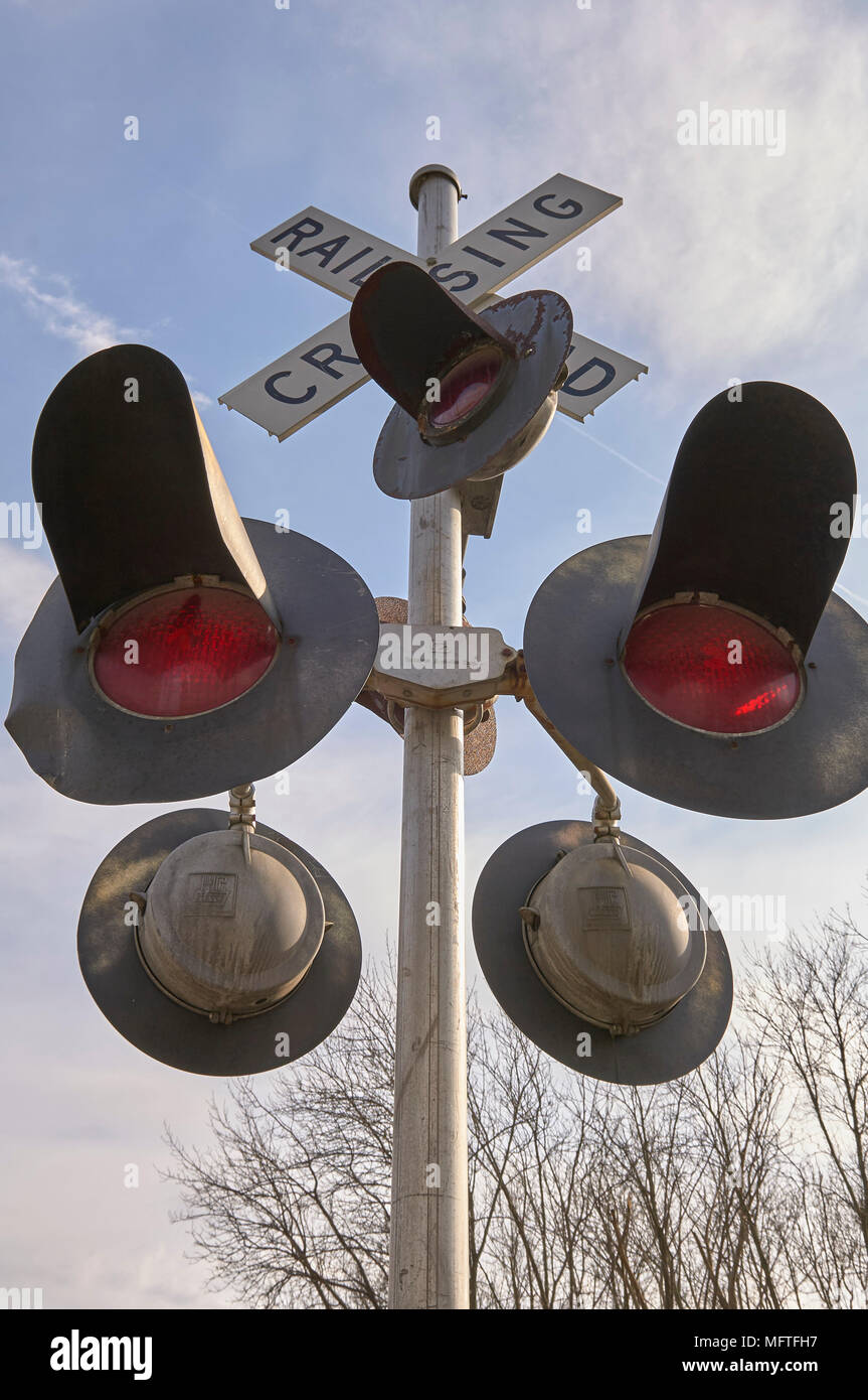 Passage à niveau avec des lumières Banque D'Images