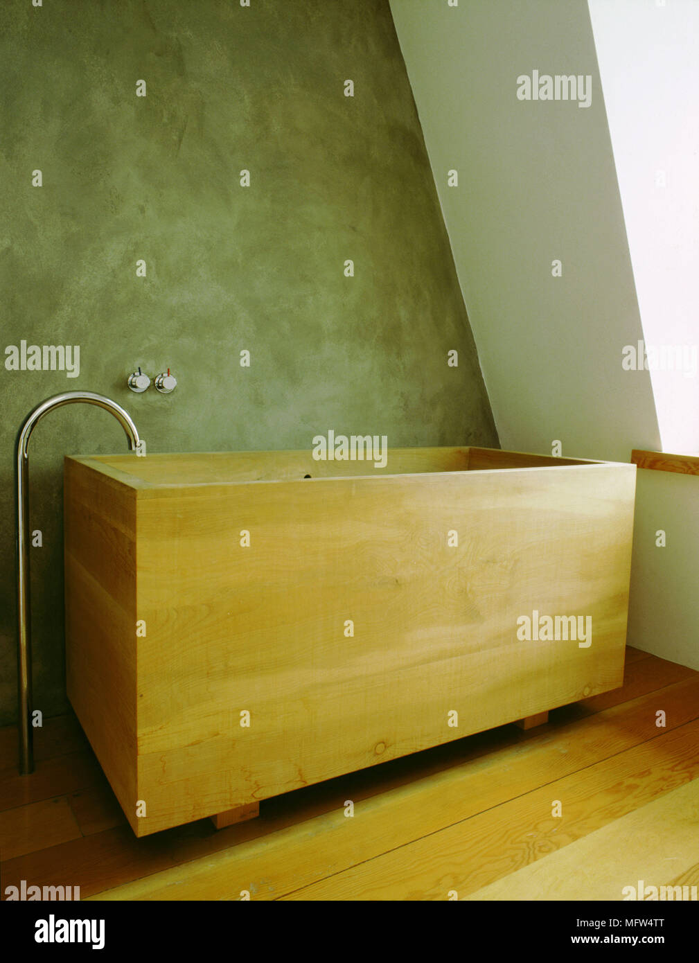 Baignoire en bois Banque de photographies et d’images à haute — free download