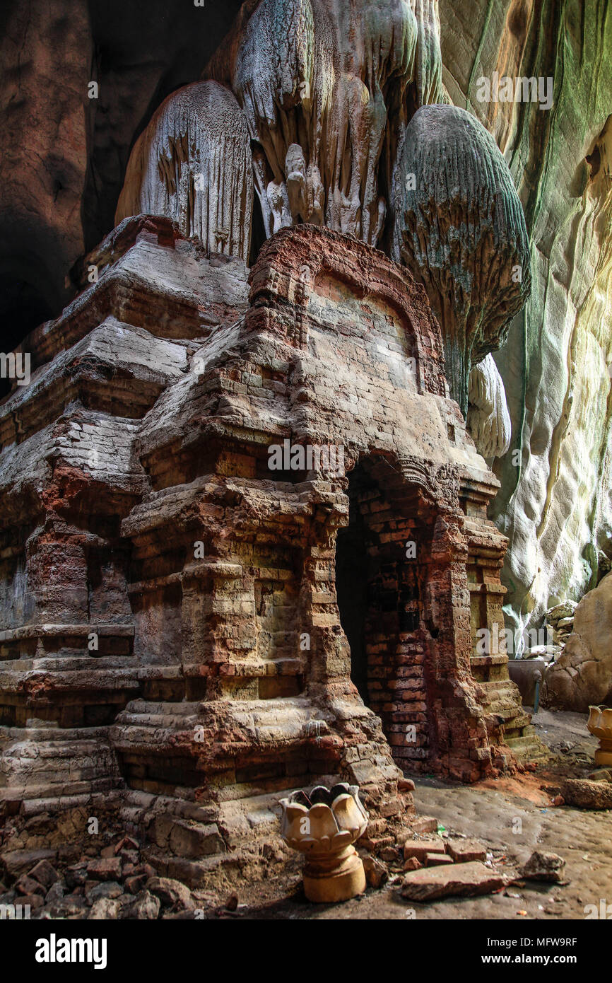 Khmer Phnom Chhnork cave temple hindou dans la province de Kampot, au Cambodge Banque D'Images