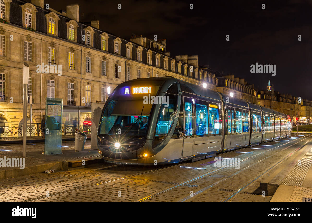 Un Tramway à Bordeaux - France, Aquitaine Banque D'Images