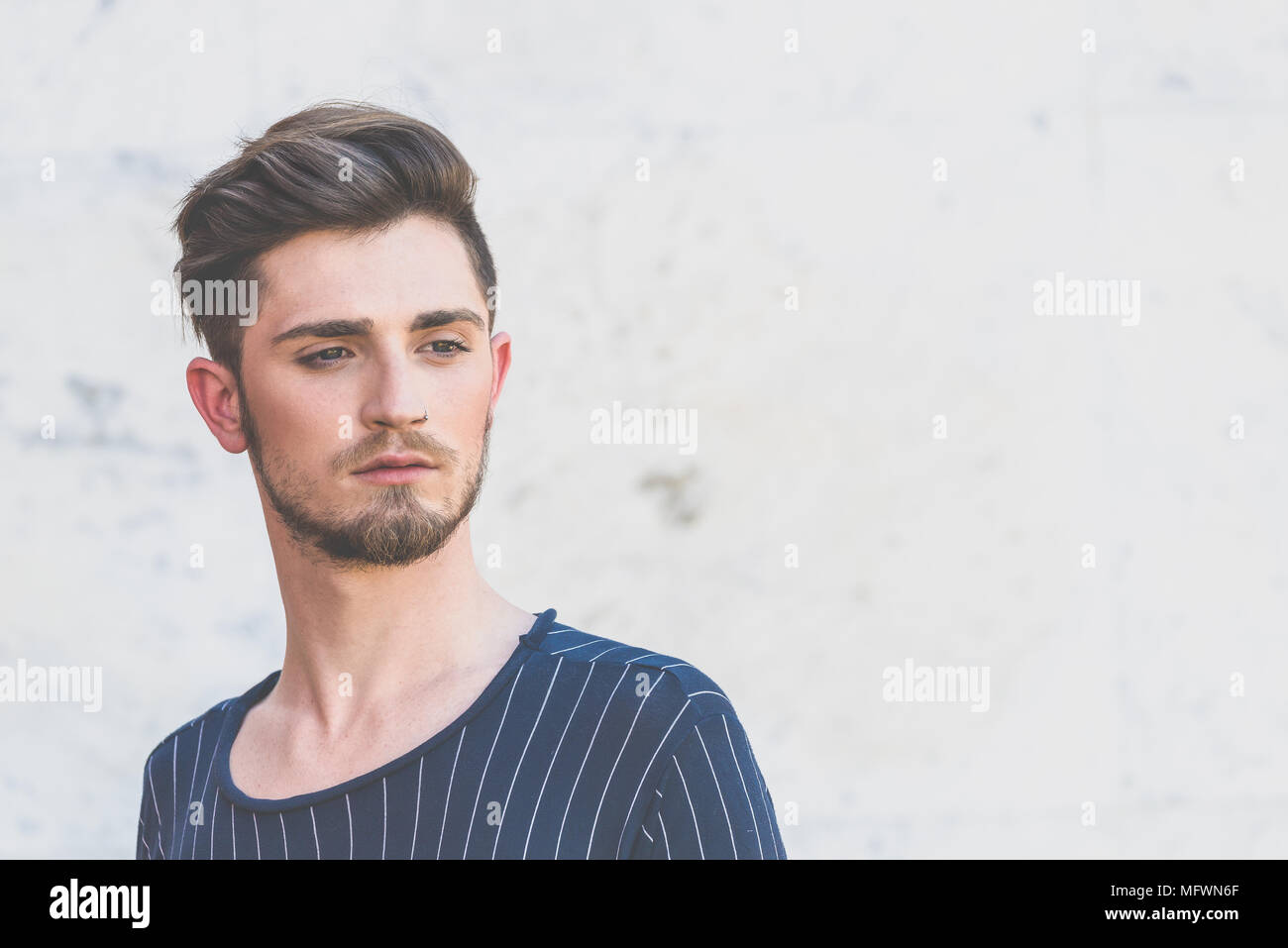 Close-up portrait of a handsome man with beard Banque D'Images