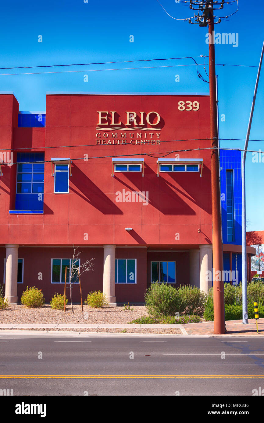 Le rouge El Rio Community Health Centre le Congrès E. dans le centre-ville de Tucson AZ Banque D'Images