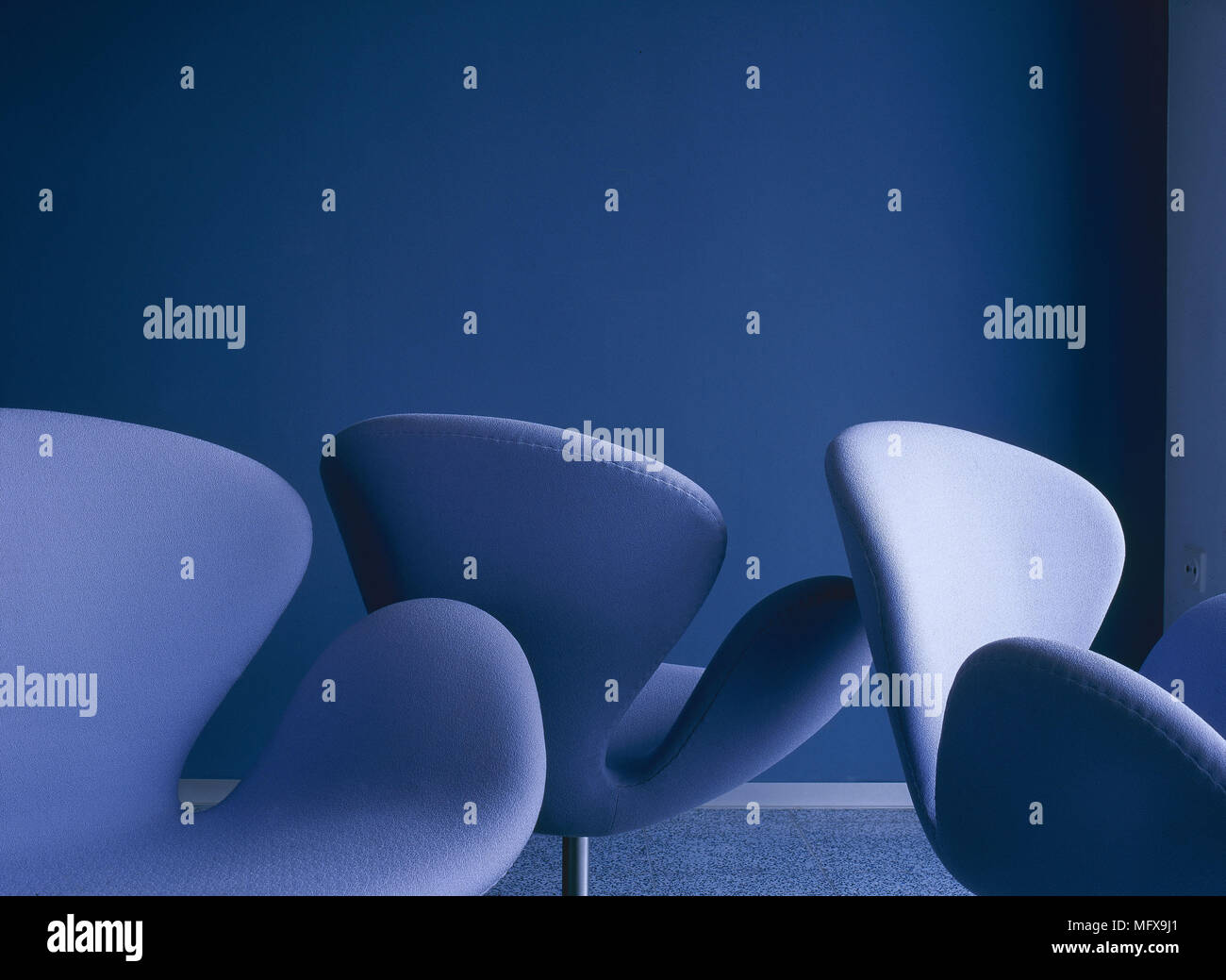 Blue Swan ?le ?fauteuils conçus par Arne Jacobsen mobilier design moderne Banque D'Images