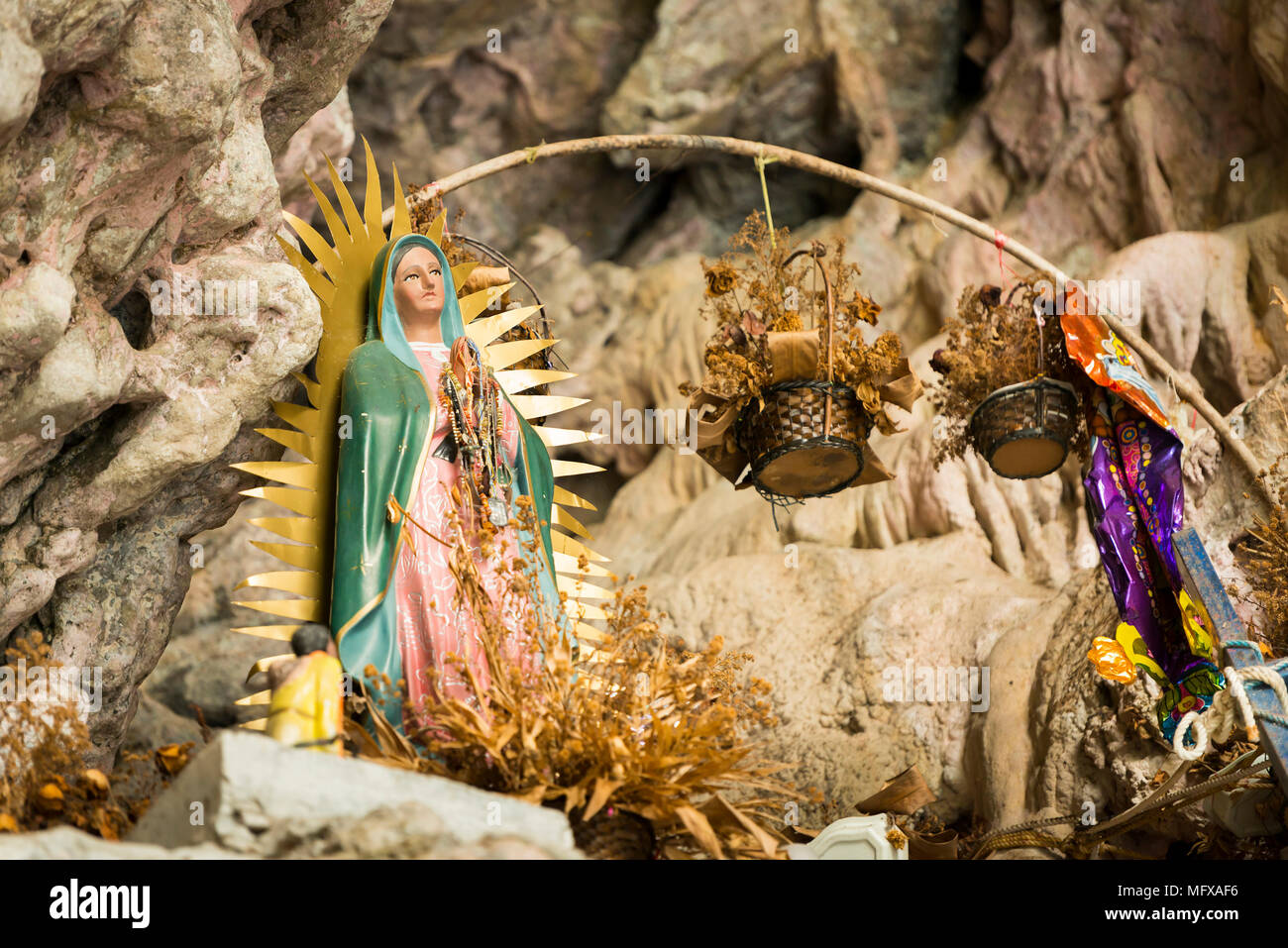 Sanctuaire de la Vierge de Guadalupe à la Grotte de couleurs dans le Canyon du Sumidero Chiapas Mexique Banque D'Images