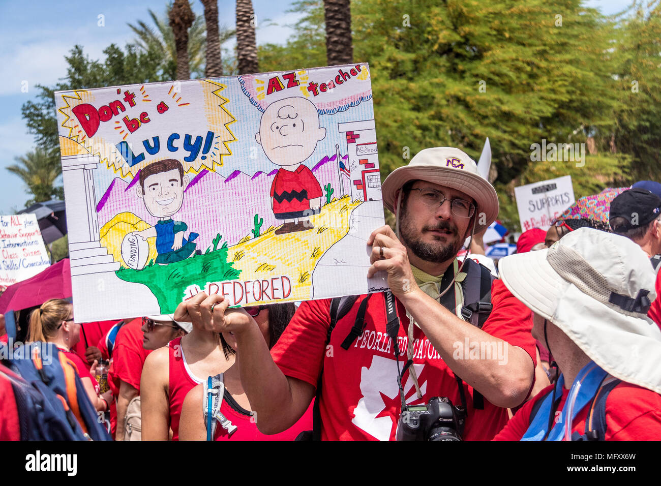 Phoenix, USA, 26 avril 2018, le n° RedForEd - Mars a Lucy. Credit : Michelle Jones - Arizona/Alamy Live News. Banque D'Images