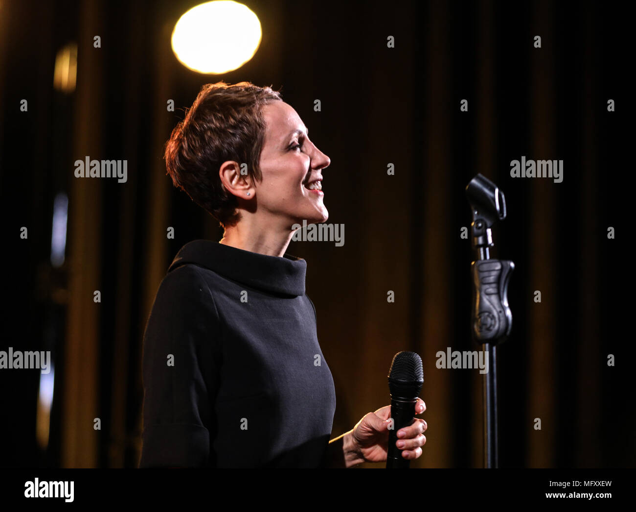 Cracovie, Pologne - le 26 avril 2018 : La performance de la chanteuse de jazz américaine Stacey Kent avec son quatuor d'accompagnement sur l'Kijow.Le Centre de la scène à Cracovie, Pologne. C'est un concert dans le cycle - Le monde de la musique organisée par le Cracovia Music Agency. Credit : Wieslaw Jarek/Alamy Live News Banque D'Images