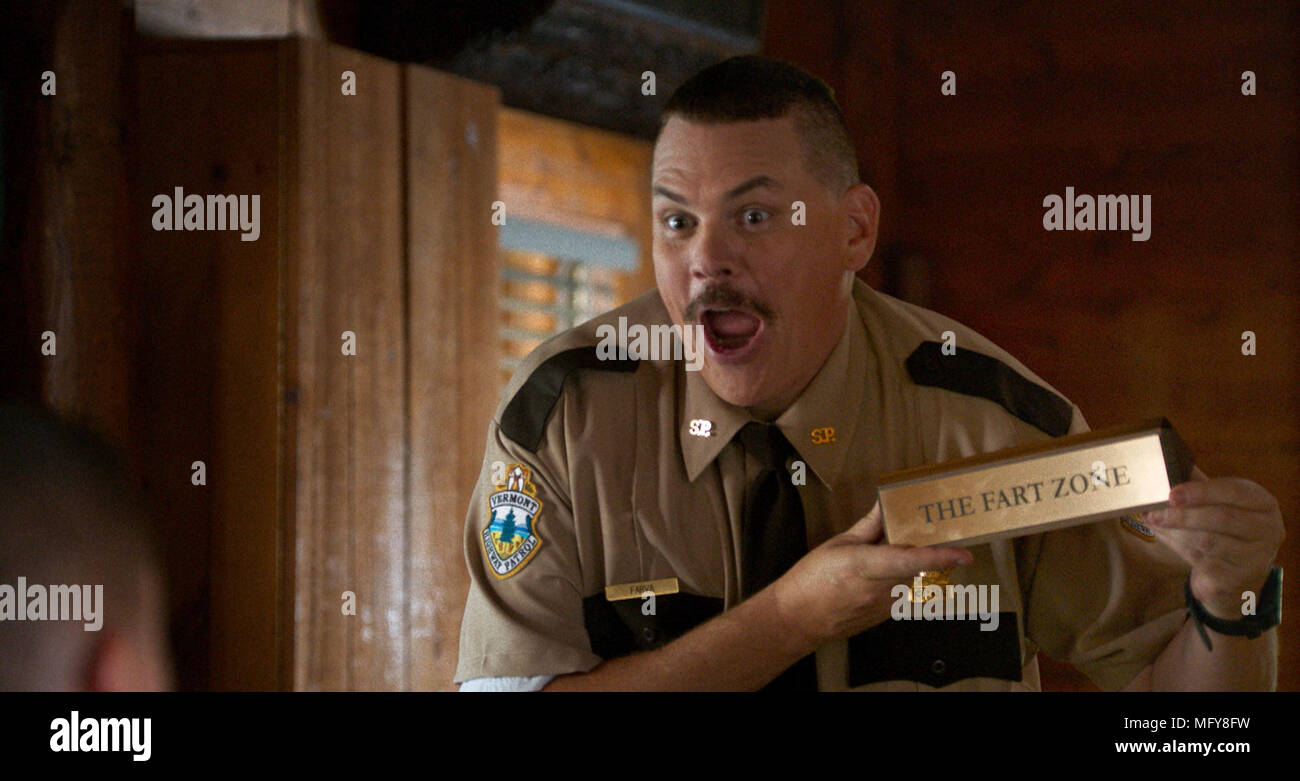 DATE DE SORTIE : Avril 20, 2018 Title : Super Troopers 2 Studio : Fox Searchlight Pictures Réalisateur : Jay Chandrasekhar RÉSUMÉ : Lorsqu'un différend frontalier entre les États-Unis et le Canada, l'offre Super Troopers sont chargés de l'établissement d'un poste de patrouille de l'autoroute dans la zone contestée. Avec : Kevin Heffernan comme Farva. (Crédit Image : © Fox Searchlight Pictures/photos) Banque D'Images