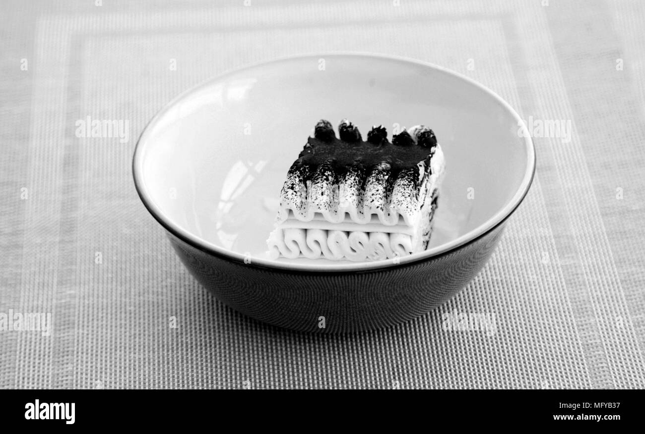 Viennetta glace dans un bol - monochrome Banque D'Images