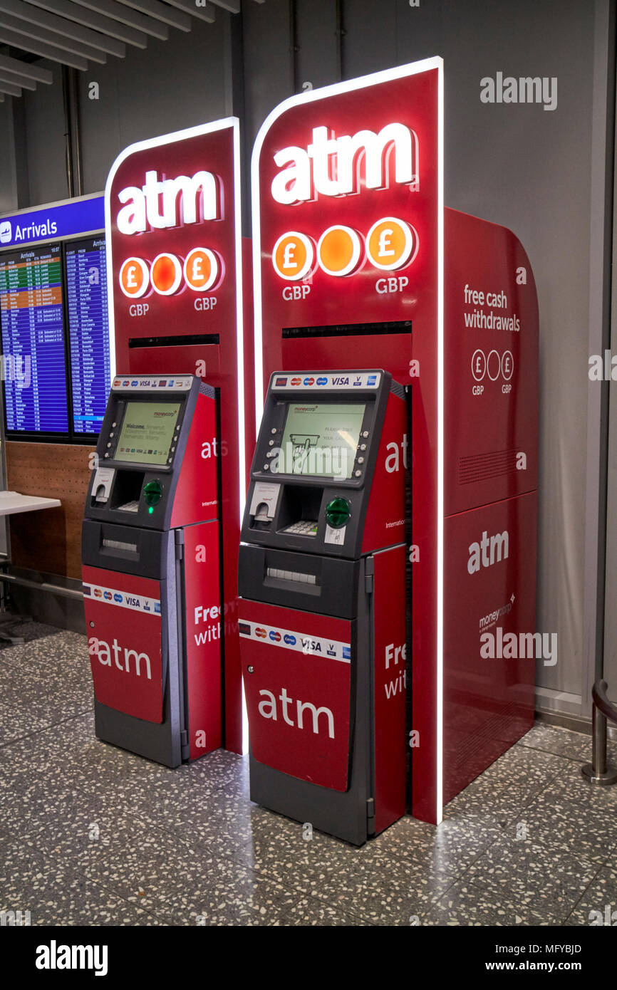 Distributeurs automatiques indépendants en zone des arrivées de l'aéroport de Bristol England uk Banque D'Images