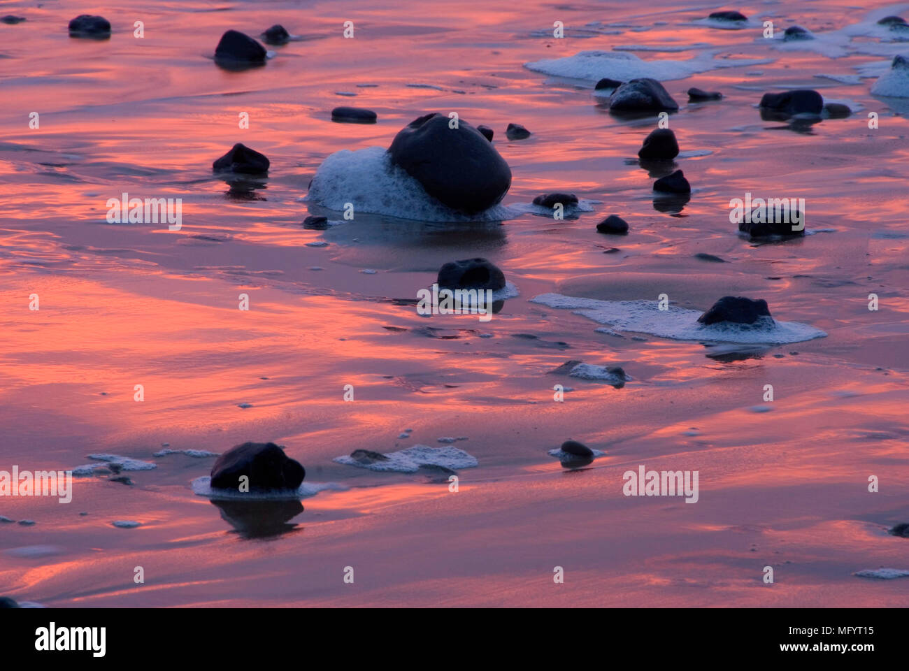 Zone de surf au crépuscule, Lost Creek State Park, New York Banque D'Images