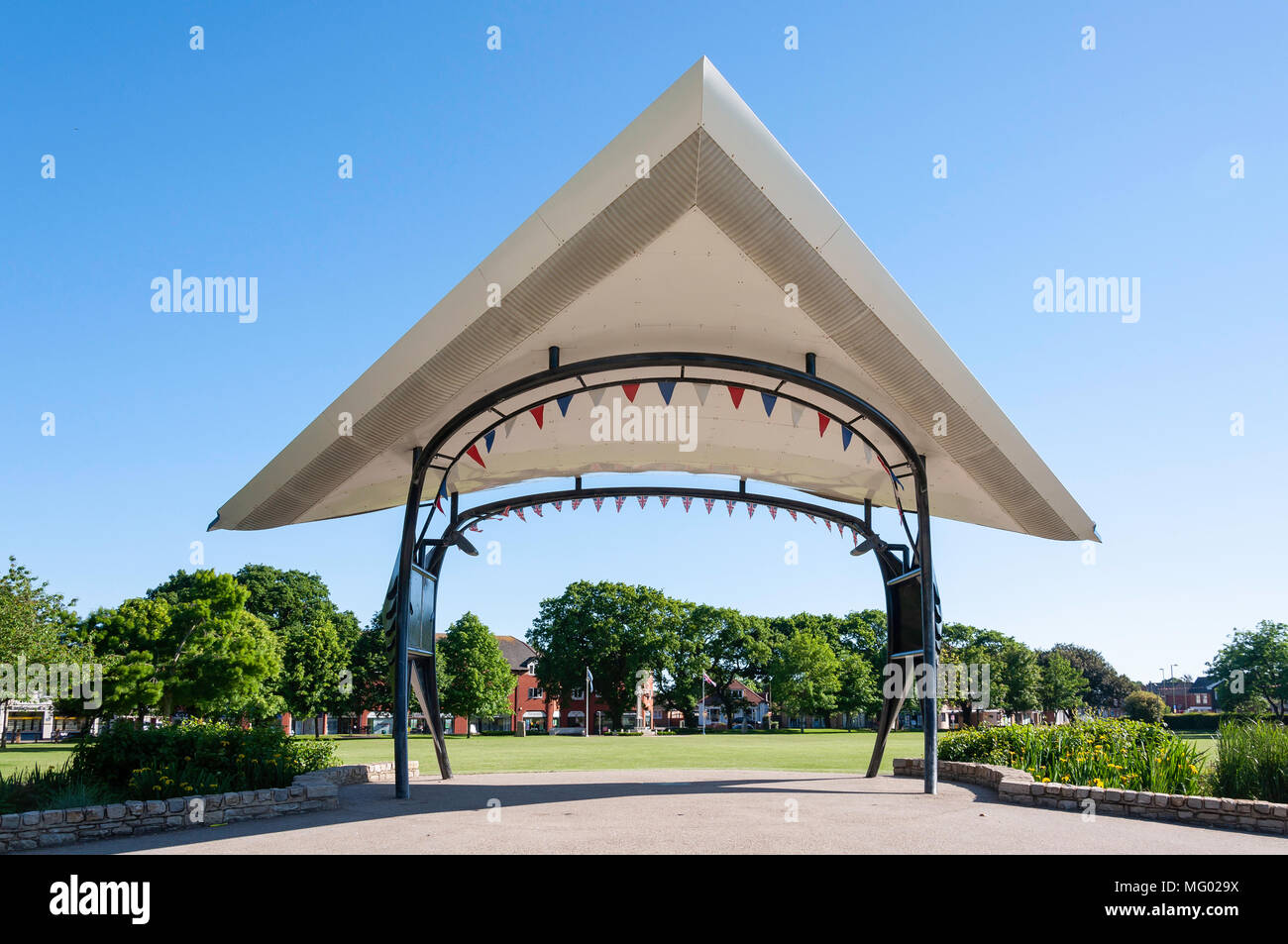 Pavillon Performance à New Milton War Memorial Recreation Ground, Ashley Road, New Milton, Hampshire, Angleterre, Royaume-Uni Banque D'Images