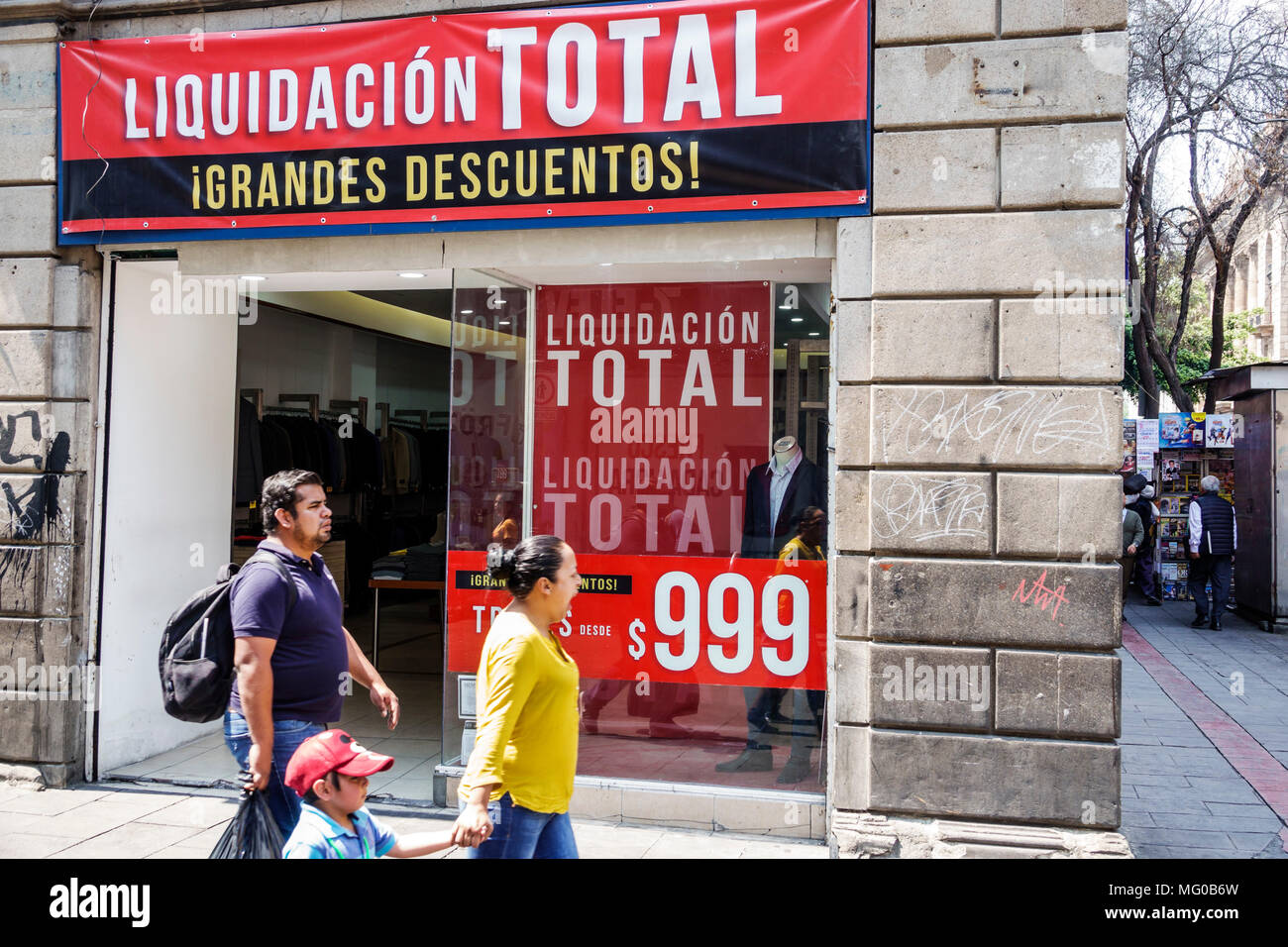 Mexico, Hispanic Centro historico centre historique, Avenida Cinco de Mayo, magasin, boutique, shopping shopper shoppers shopping shopping boutiques marché achat Banque D'Images