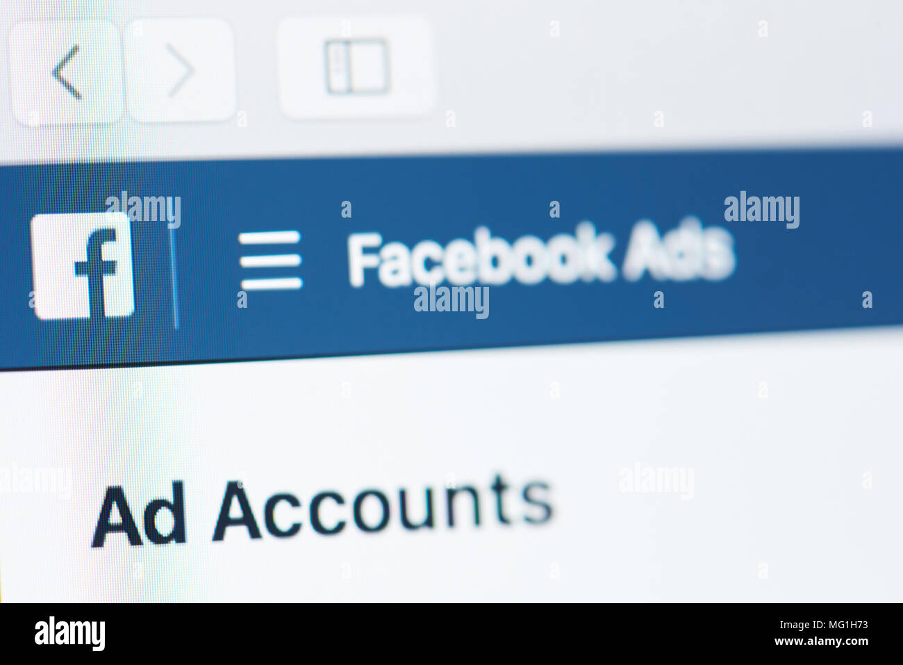 New York, USA - Le 26 avril 2018 : les publicités Facebook compte sur un écran d'ordinateur portable close-up Banque D'Images