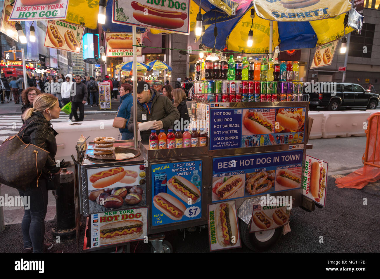 Vendeur de hot-dog New York à Times Square Banque D'Images
