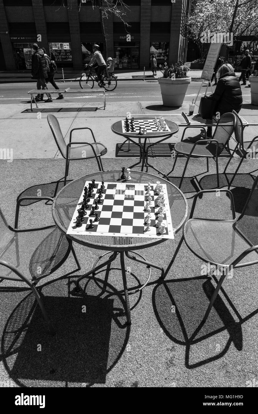 Jeu d'échecs sur un trottoir Banque D'Images