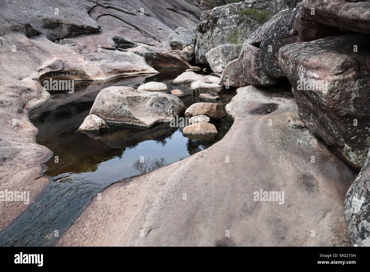 Bains de Vénus, red purple Rock formation façonnée par river à Halls Gap, Grampians, Victoria, Australie Banque D'Images