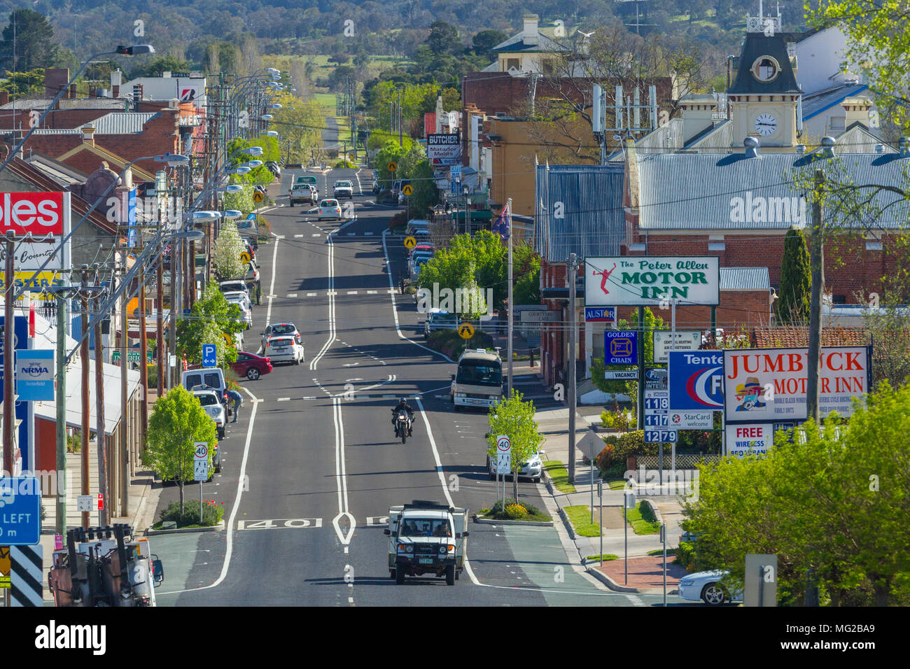 Tenterfield est une ville de 4000 habitants dans la région de la Nouvelle-Angleterre de la Nouvelle Galles du Sud, Australie. Il est centré sur la nouvelle rue à Rouse England Hwy. Banque D'Images