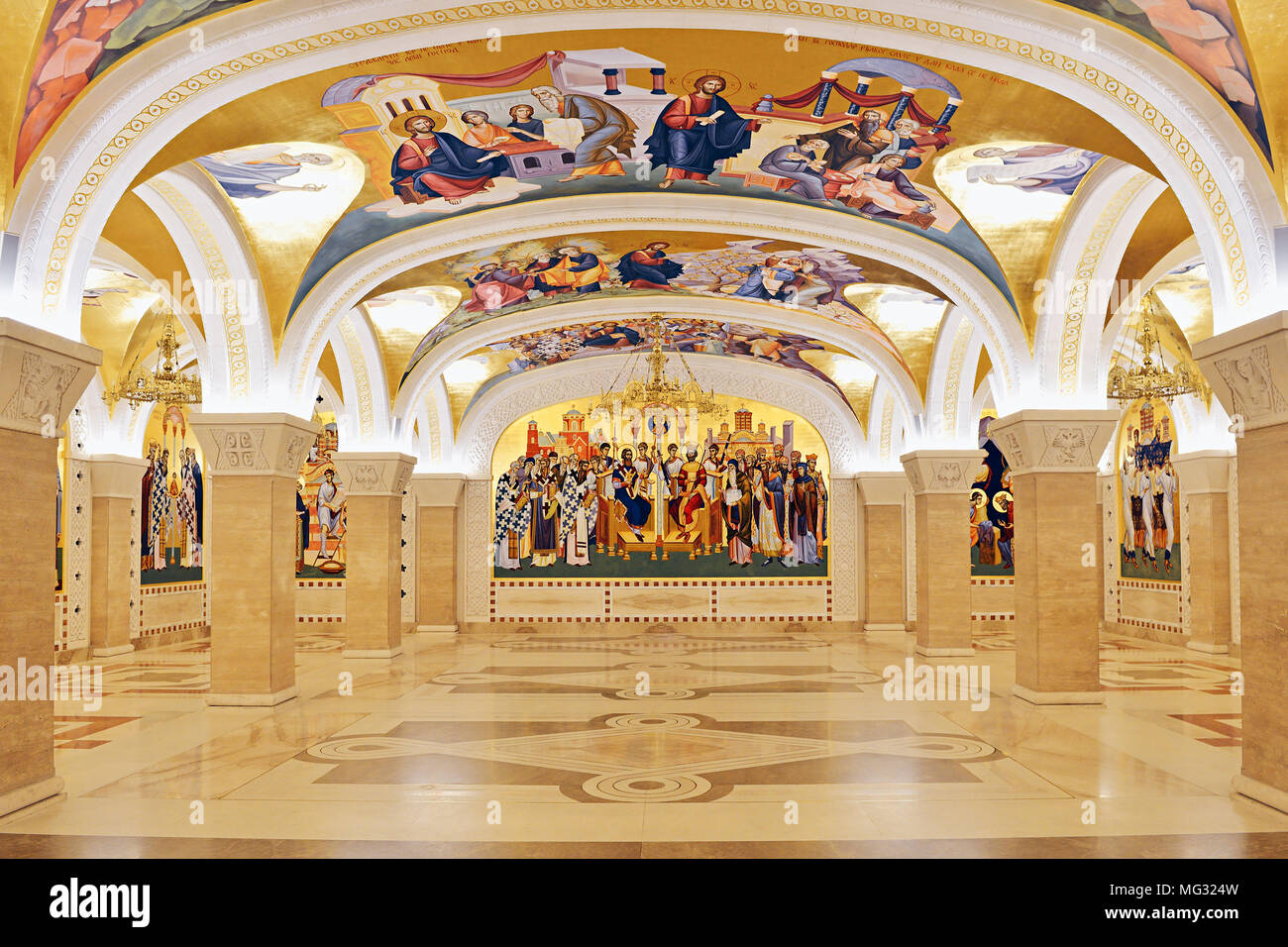 La crypte à l'intérieur de l'église Saint Sava, Belgrade, Serbie Banque D'Images