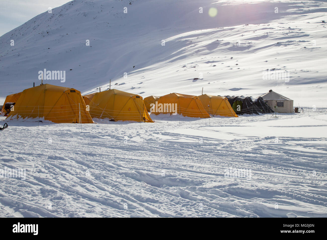 Camp de l'expédition sur les glaces de l'île de Baffin. L'arctique du Nunavut, Canada, Banque D'Images