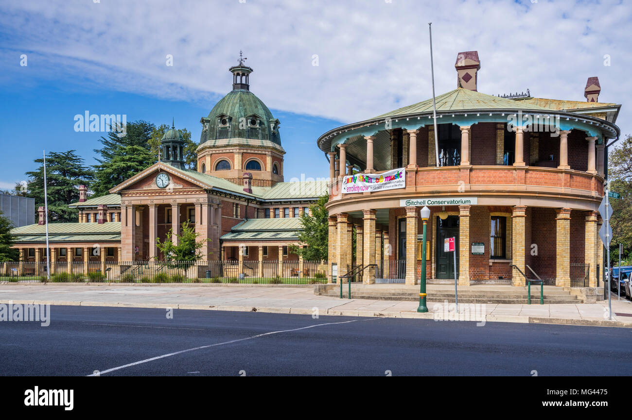 Palais de justice de Bathurst et l'École de musique Conservatoire Mitchell, Bathurst, Central Tablelands, New South Wales, Australie Banque D'Images
