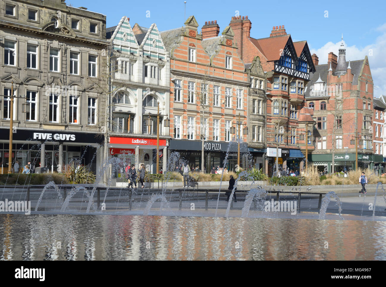 Une ligne longue, Nottingham, & fontaine Banque D'Images
