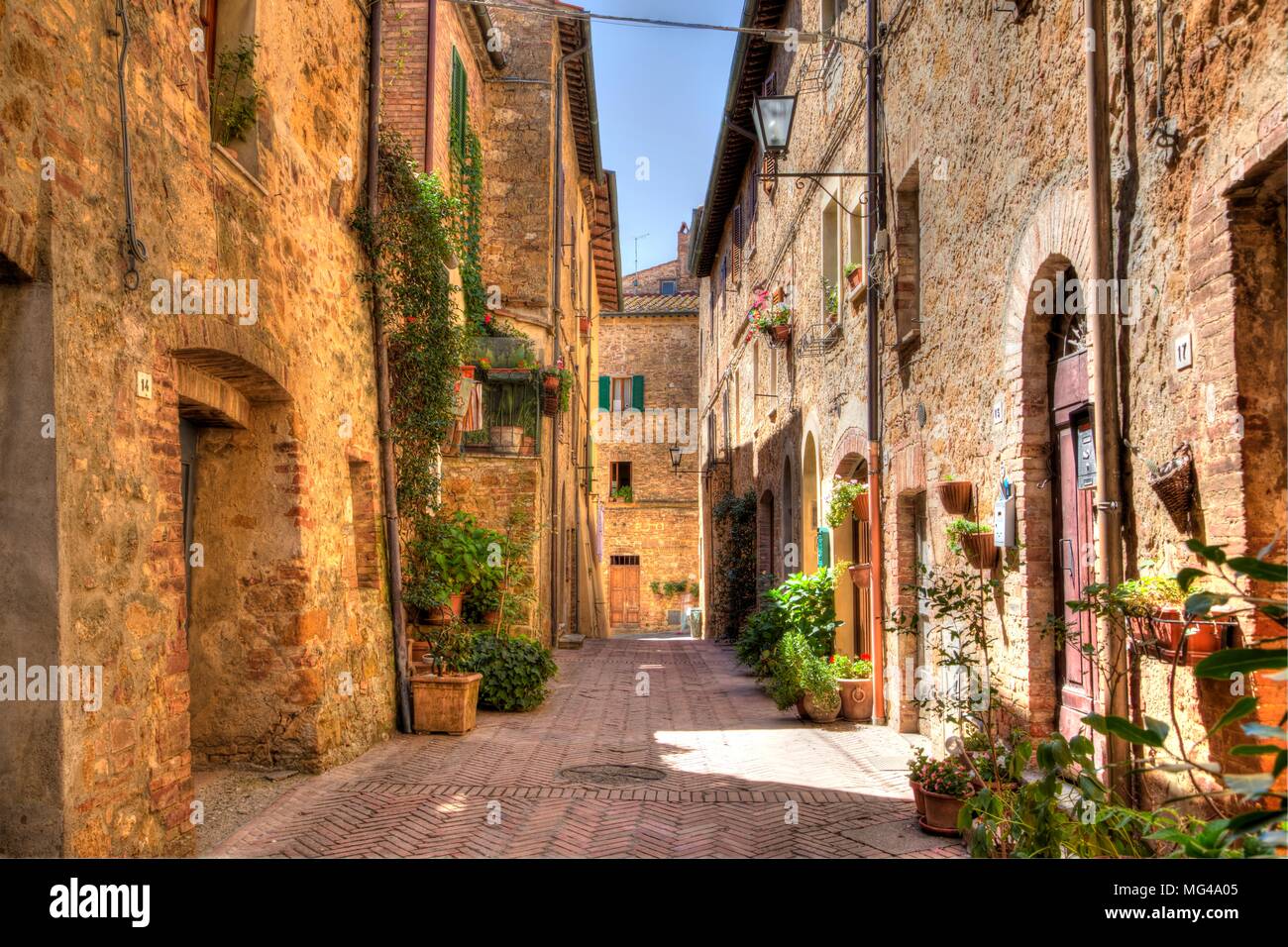 Scène de rue typique à Pienza, Toscane Banque D'Images