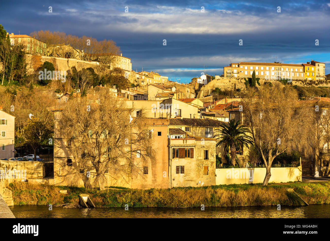 Vue sur la vieille ville de Béziers - France Banque D'Images