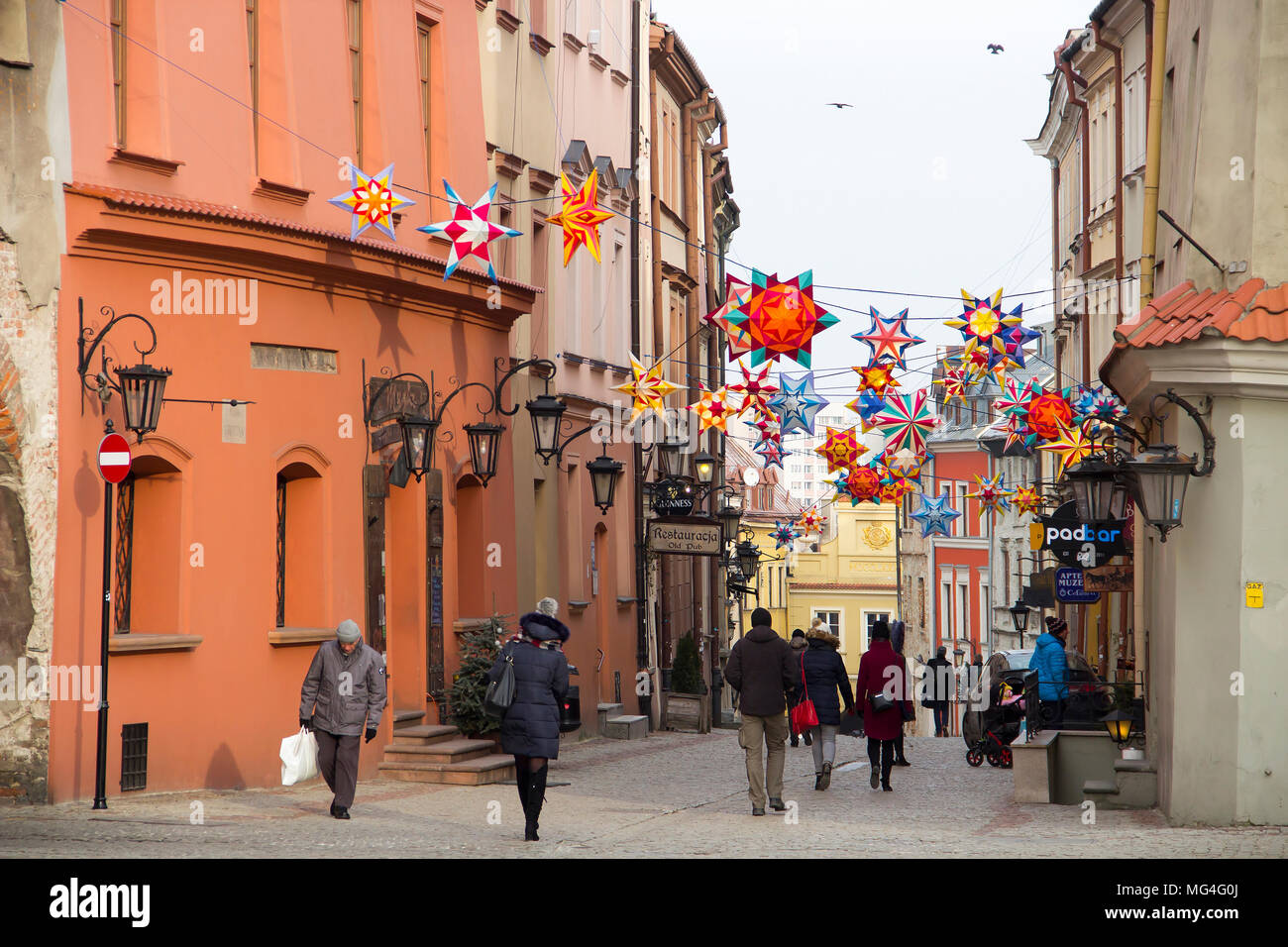 LUBLIN, Pologne - 16 janvier 2018 : rue Grodzka à Lublin, vieille ville avec des décorations de Noël Banque D'Images