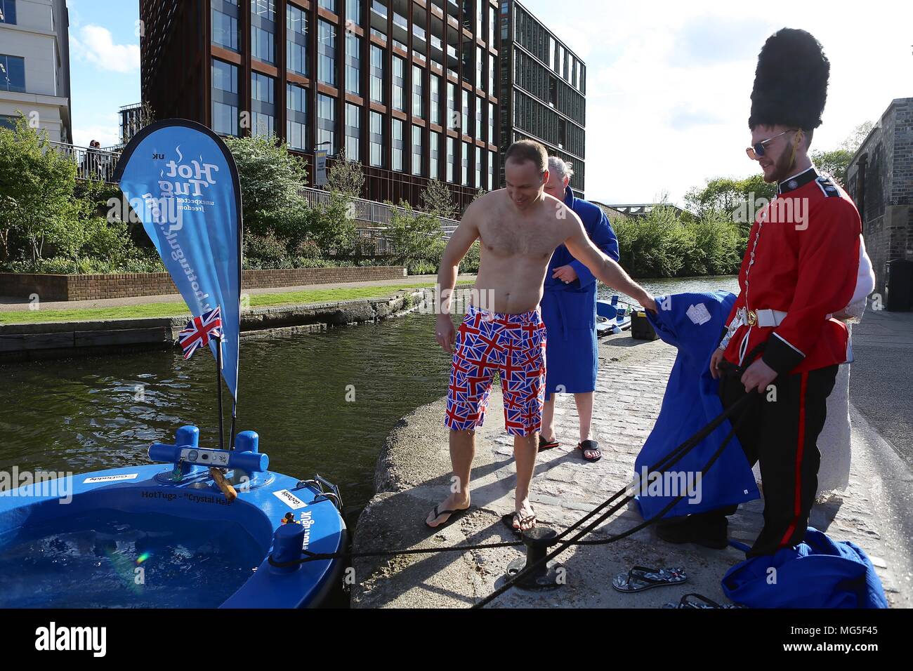Bain à remous avec Royal assimilés célébrant le prince Harry's stag n 26 avril 2018 Banque D'Images