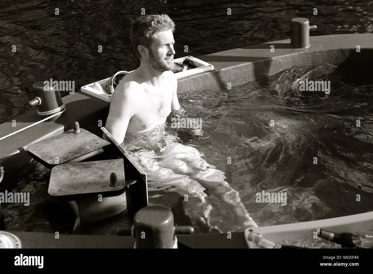 Bain à remous avec Royal assimilés célébrant le prince Harry's stag n 26 avril 2018 Banque D'Images